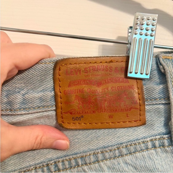 Levi's 501 High Waisted Button Fly Denim Cut-off Shorts. Size 26. - Picture 5 of 8